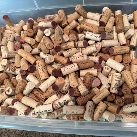 Used Premium Natural Wine Corks for Crafts - Picture 1 of 2